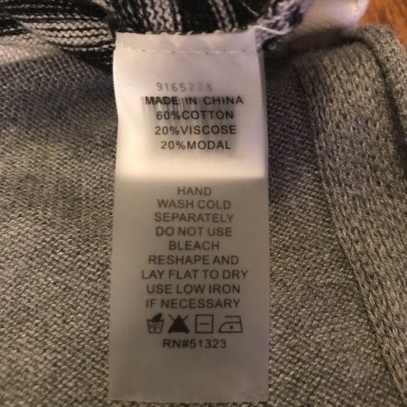 NWOT {VINCE CAMUTO} Tunic Sweater in Black, White & Grey Stripe • Size XS - Picture 6 of 9